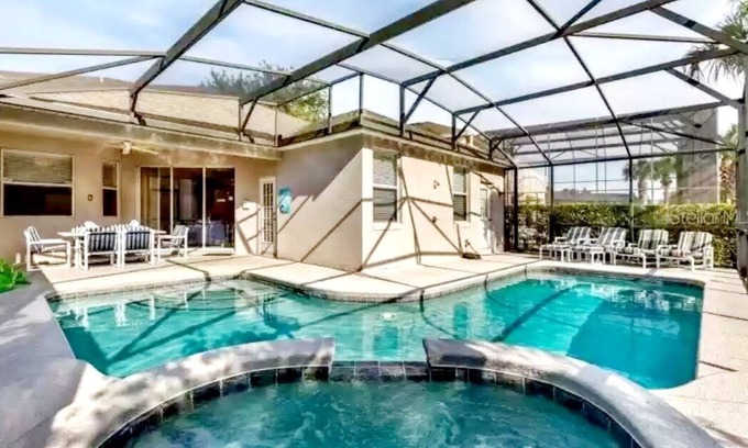 Calabay Parc House | Isabellas Luxury 6BR Home Pool/Jacuzzi/Spa/GameRoom/BBQ Grill/Mins from Disney