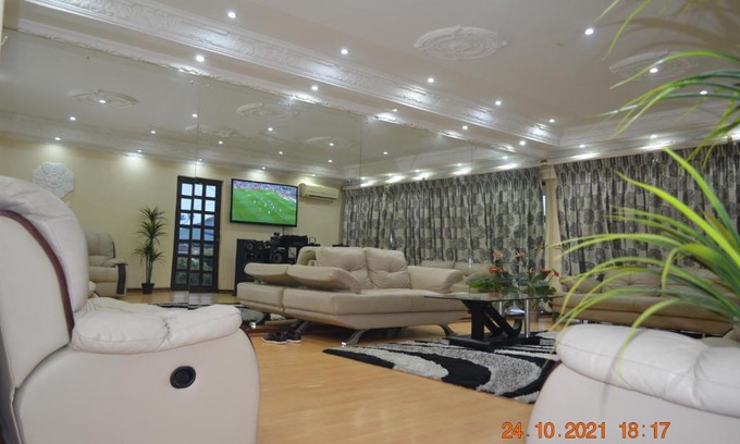 Bluff House | ISILOSAMANZI GUEST HOUSE