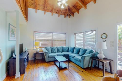 Marathon House | Isla Bella Villa