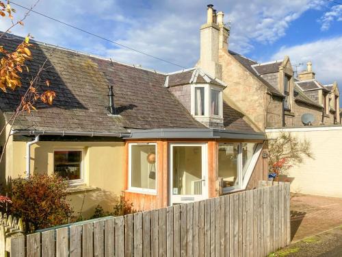 Nairn House | Isla's Cottage