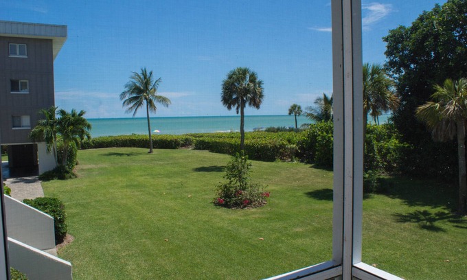 Sanibel Condo | Island Beach Club #220C is a 2/2 Sanibel Island vacation rental condo!