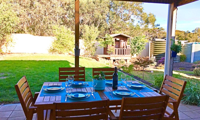 Kingscote House | Island Daydreamer at Kingscote
