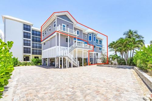 Fort Myers Beach House | -Island Girl- Immaculate Gulf Front Duplex home