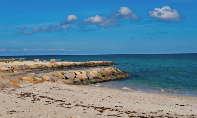 Oak Bluffs Condo | Island Inn - One Bedroom Suite - 8C - Dog-friendly - Oak Bluffs, MA