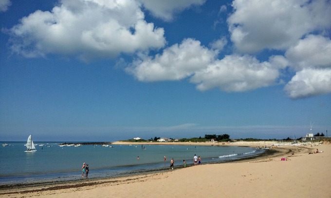 La Remigeasse Apartment | ISLAND OF OLERON / APARTMENT N ° 10 TO 300 METERS WITH FOOT OF THE BEACH, private parking ,.