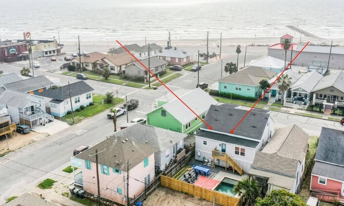 San Jacinto House | Island Time Poolside | Walk to Beach | Pier