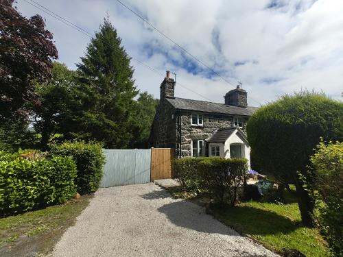 Llanuwchllyn House | Islwyn