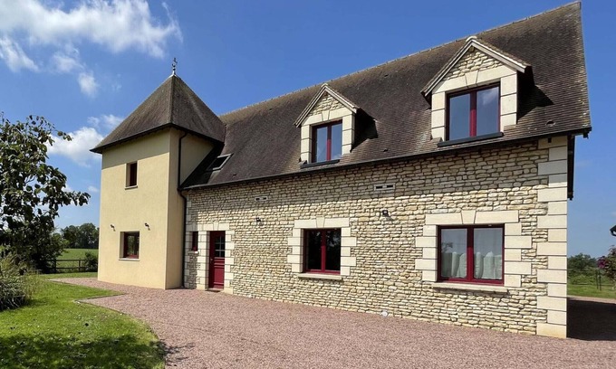 Les Ventes-de-Bourse Cottage | Isolated country house with large garden and spa, perfect for families and friends