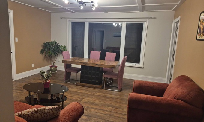 Consecon Apartment | Issa place