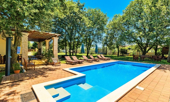 Liznjan Villa | Istrian luxury villa - 300m2, garden 2000m, children's playground, 40m2 pool, WiFi