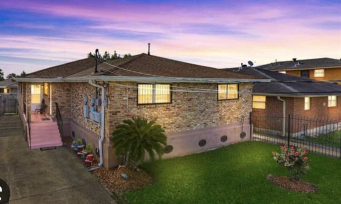 Pines Village House | It’s a lovely 2 Bedroom with a outside patio