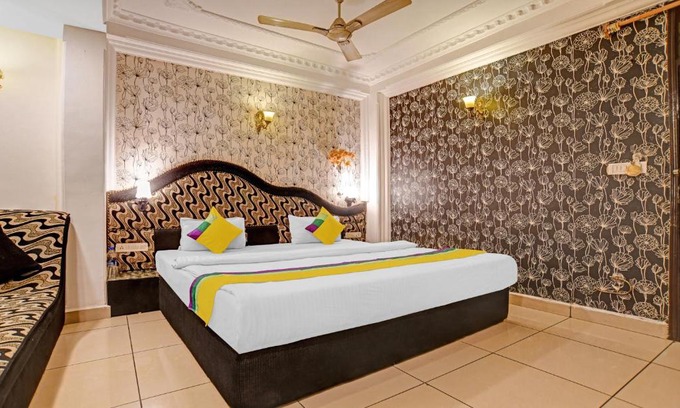 Pachmarhi Hotel | Itsy By Treebo - Hotel Abhilasha