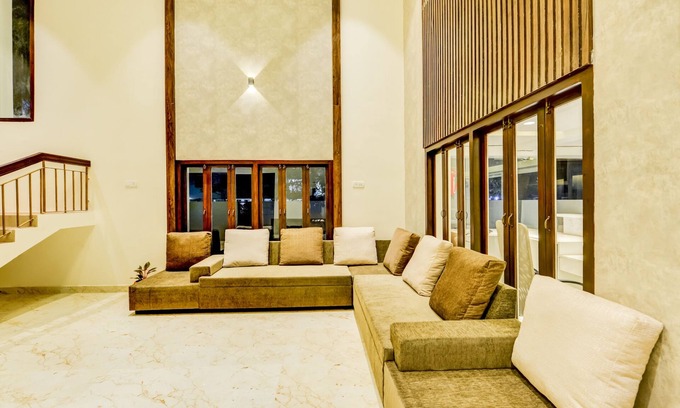 Velachery Hotel | Itsy Hotels Mirra
