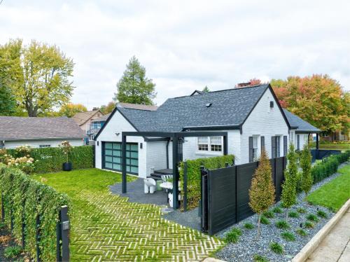 Indianapolis House | Ivy Grace - 4 Br, Stylish, Pet-friendly Retreat