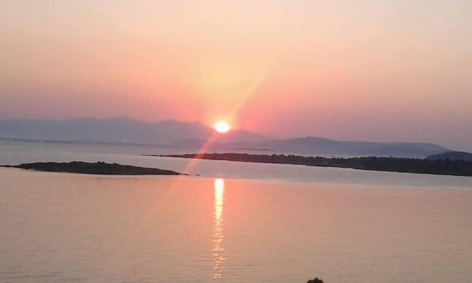 Ildır Koyu Villa | Izmir: Beachfront- seaside holiday villa from owner in Cesme ,Turkey.VILLA BANUHouse with garden