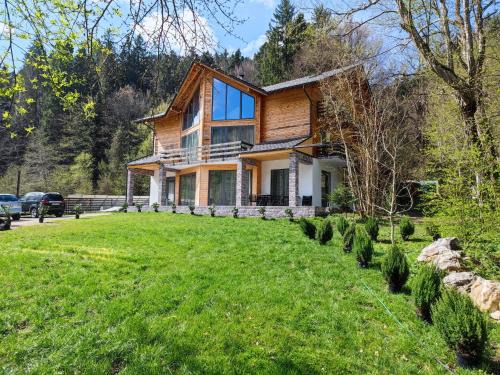 Rasnov House | Izvorul lui Dracula