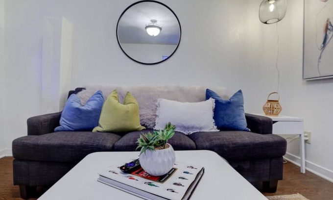 Midtown Apartment | J 88 · Private gated cottage! Walk to Overton square!