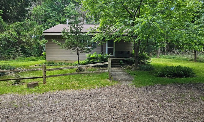 Russell Cabin | J&D Hand Crafted Cabin