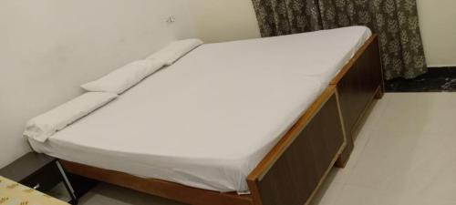 Sarnath House | j d paying guest house