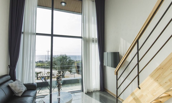Andeok Hotel | J Raum