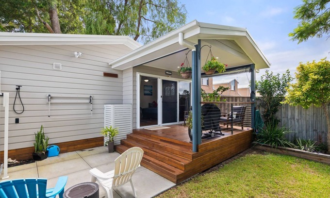 Nelson Bay House | Jacaranda Cottage, 5A Nelson Street - Just a short stroll to Dutchies Beach