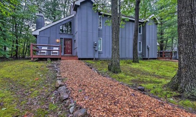 White Haven House | JACK FROST SKI MOUNTAIN, CENTRAL AIR CONDITIONING, SNOW RIDGE VILLAGE