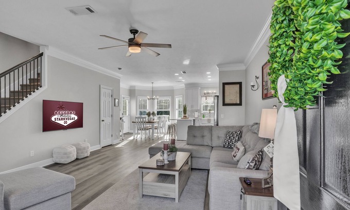 Starkville House | Jack’s Junction On The Water- Hail State!n4 Bedrooms/Sleeps 12