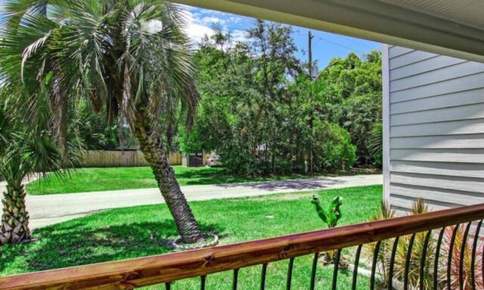 South Riverside House | Jacksonville Newly Renovated Stylish 3BR Downtown
