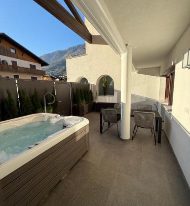 Plaus Apartment | Jacuzzi Suite Appartement bei Meran