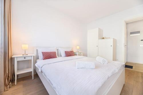 Tractorul Apartment | JAD Luxury Apartments Kasper