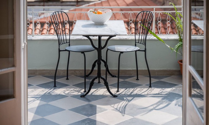 Kerameikos Apartment | Jade – A Stylish One-Bedroom Home in Metaxourgio