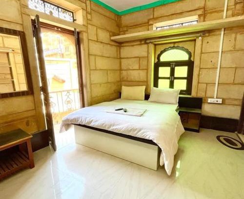 Amar Sagar Pol Hotel | Jaisalmer sunset Homestay