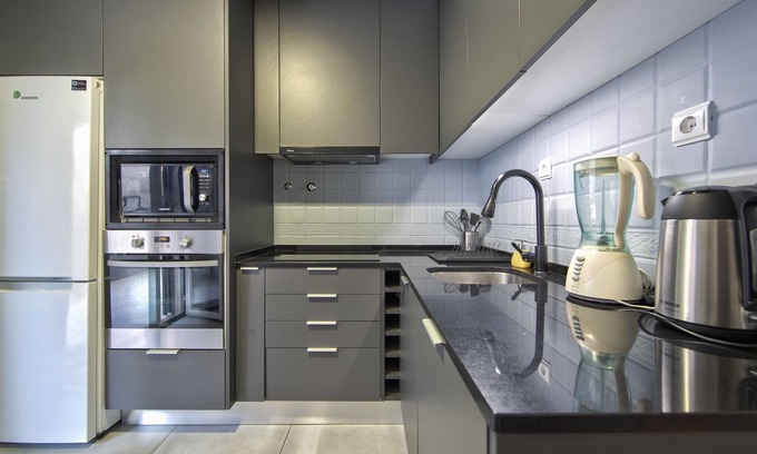 Linda-a-Velha Apartment | Jamor Terrace by Homing