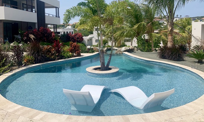 Willemstad Apartment | Jan Sofat LUX apartment A21 at resort with pool