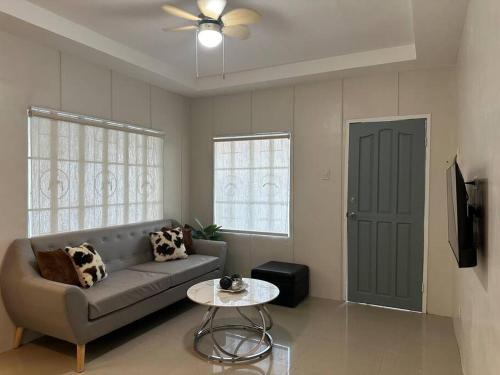General Santos House | Japandi Home B - Fully Aircon, WIFI, Hot shower, 24hGuard, Center, near Malls