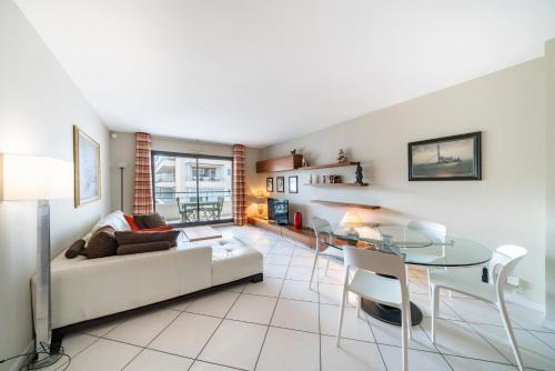 Cannes City Centre Apartment | Jardin Florian, 8/10 rue Victor Cousin, Cannes