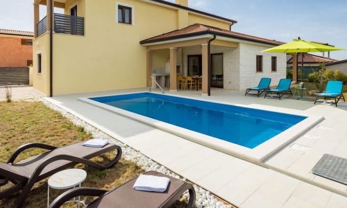 Kaldanija House | Jasmin by Interhome