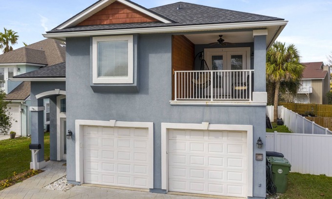 Atlantic Shores House | Jax Beach Bungalow+Hot Tub Swim Spa+Beach Access
