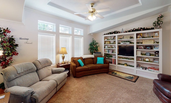 Red River House | Jayhawk Cottage With High Speed Wifi