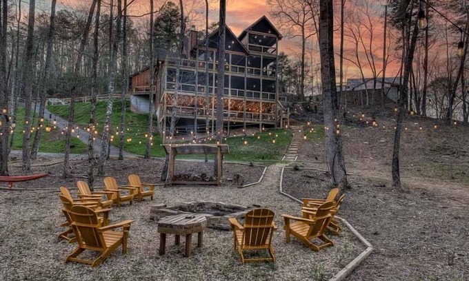Blue Ridge Cabin | Jazzy's Cozy Creekside - Hot Tub | Game Room | Screened Decks