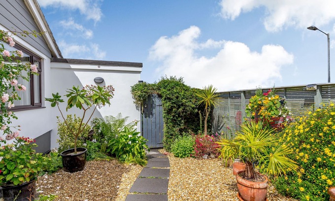 Tywardreath Cottage | JENNY WREN, with a garden in Tywardreath