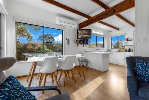 Nungurner House | Jetty View - Bellbird Cabin