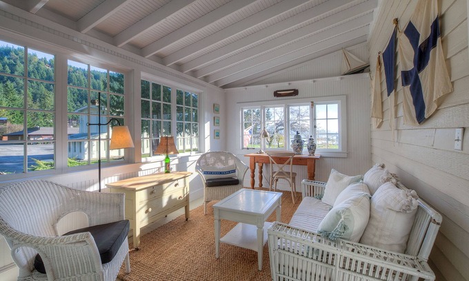 Rosario Cottage | Jewel Box Waterfront Cottage Next To Rosario Resort
