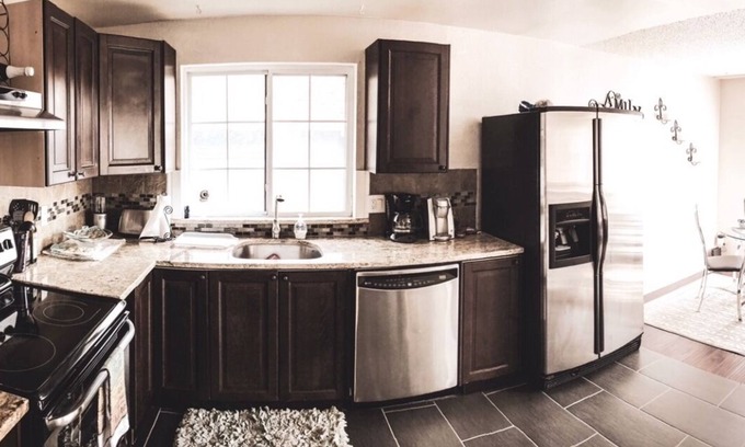 Arbor Heights House | Jewelry Box Home In Arbor Heights Near Water,Casino,Airport,Shopping, & Bowling!