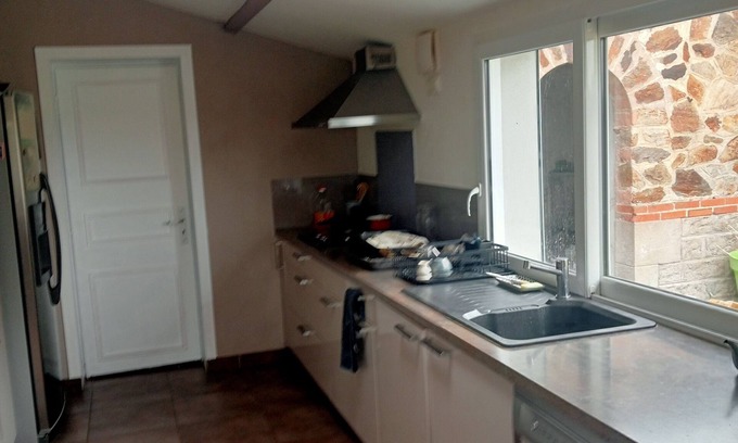 Saint-Philbert-de-Grand-Lieu House | Jolie et Grande Maison Pour Famille Nombreuse Avec Cheminée et Piscine