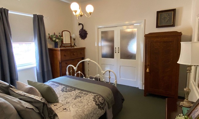 Tanunda Cottage | JOHANN'S TANUNDA Location, Location! Only a Hop, Skip & Jump to Main Street