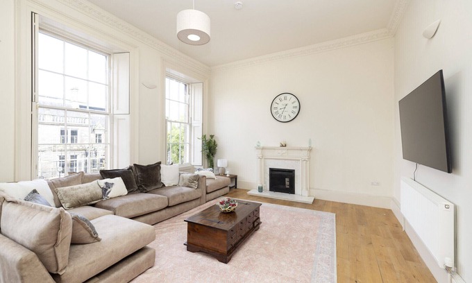 Bonnington House | JOIVY Exclusive house w/free parking
