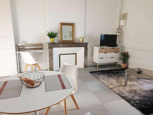 Angouleme Apartment | Joli T2 centre ville avec cour, climatisation et fibre