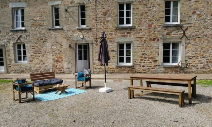 Cherbourg-en-Cotentin House | Jolie Maison en Pierre Proche Centre Ville de Cherbourg