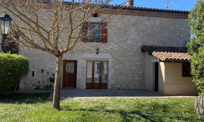 Taix House | Jolie Maison Avec Cheminée, à la Campagne